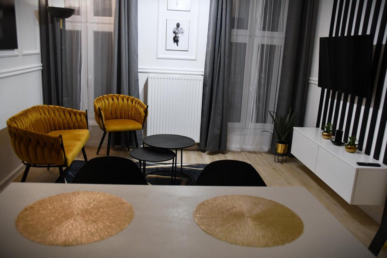M-Keys Apartments Krakow Old Town Kazimierz Bagian luar foto